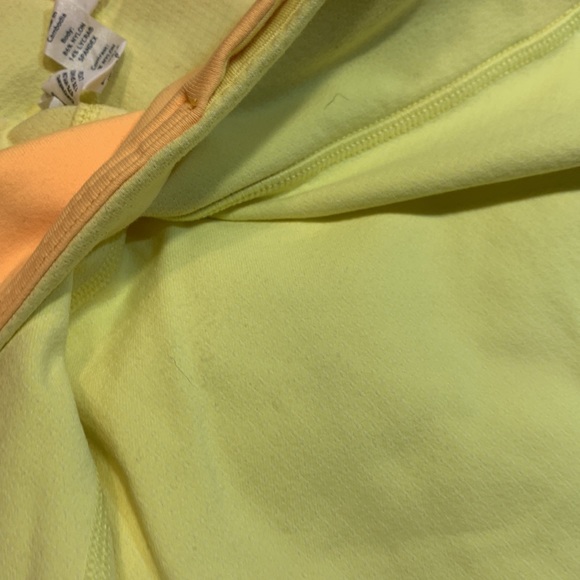 Size 10 Lululemon Yellow crop pant - Picture 11 of 16